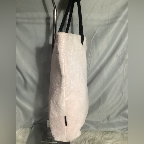 Mary Kay Pink Soft Plush Polyester Shoulder Tote Bag With Rope Type Handles - Picture 4 of 10